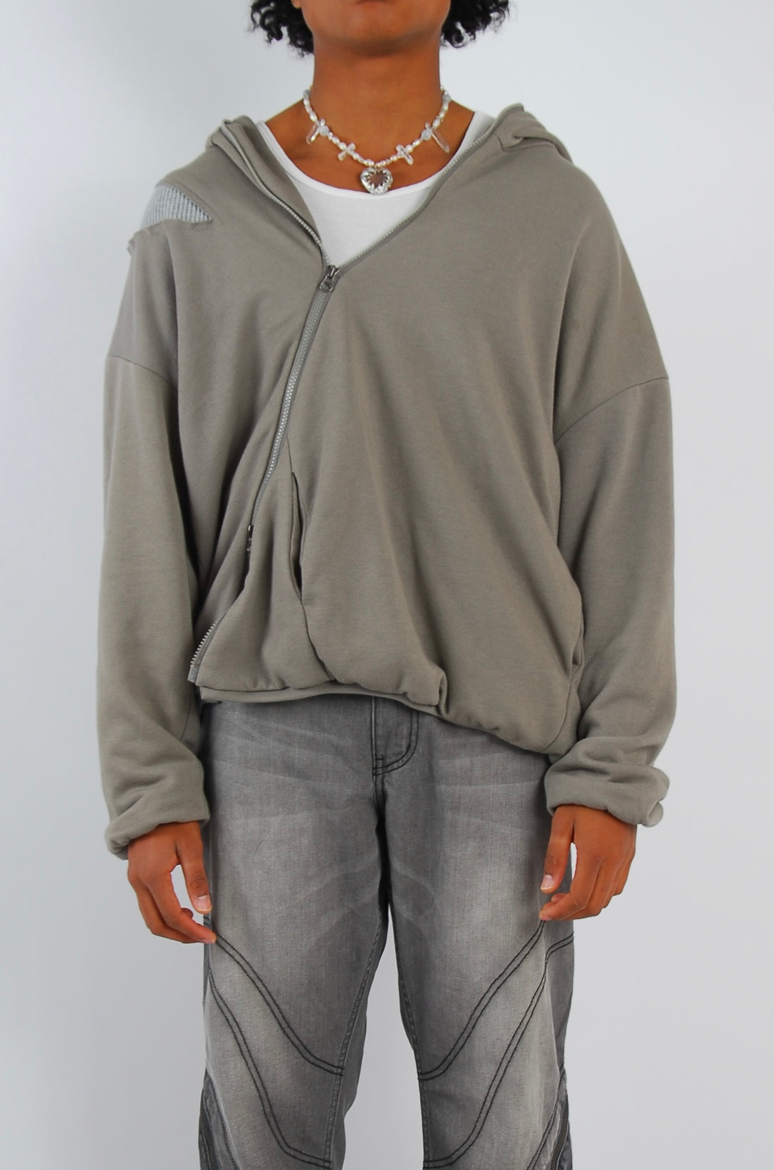 Asymetrical illustration zipper/jacket