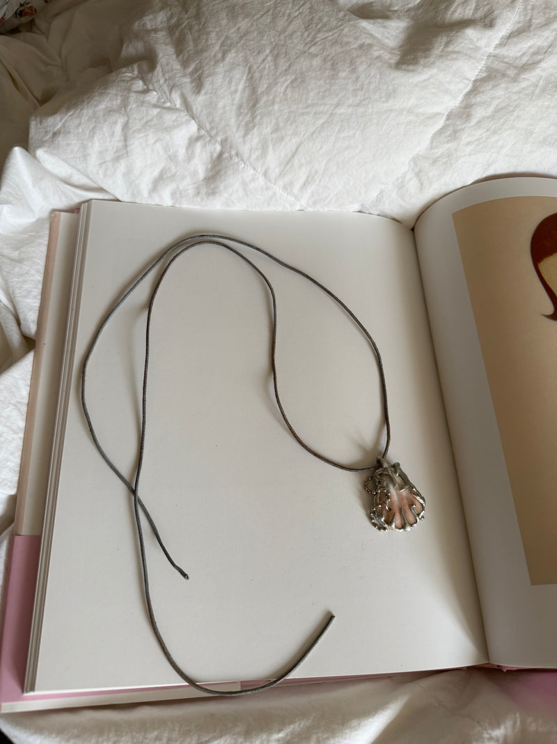 „nym“ pearled charm - Monoklin — view 6