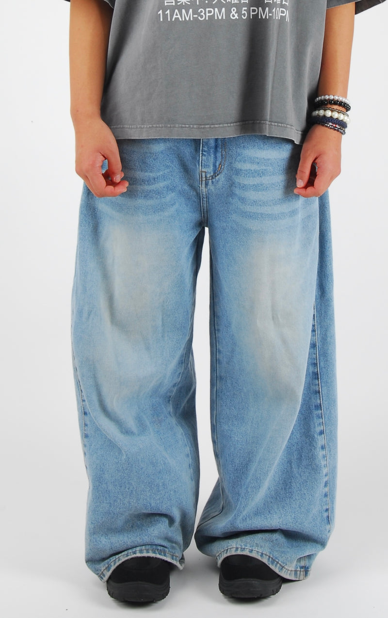 The Everyday - blue jeans — view 2