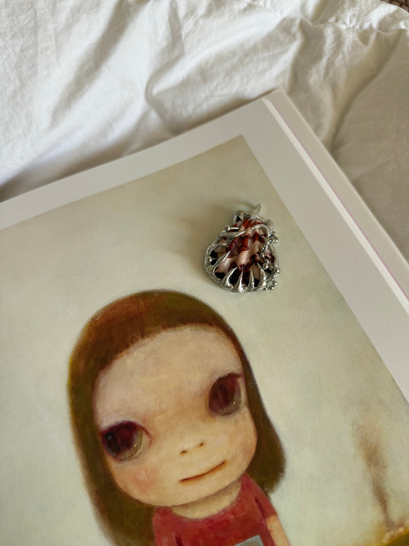 „sole“ pierced seashell charm - Monoklin — view 2