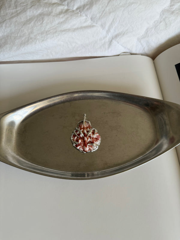 "coral" seashell charm - Monoklin