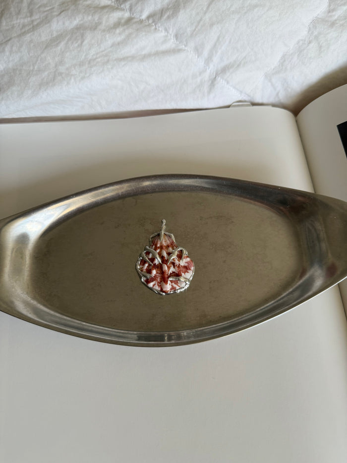 "coral" seashell charm - Monoklin