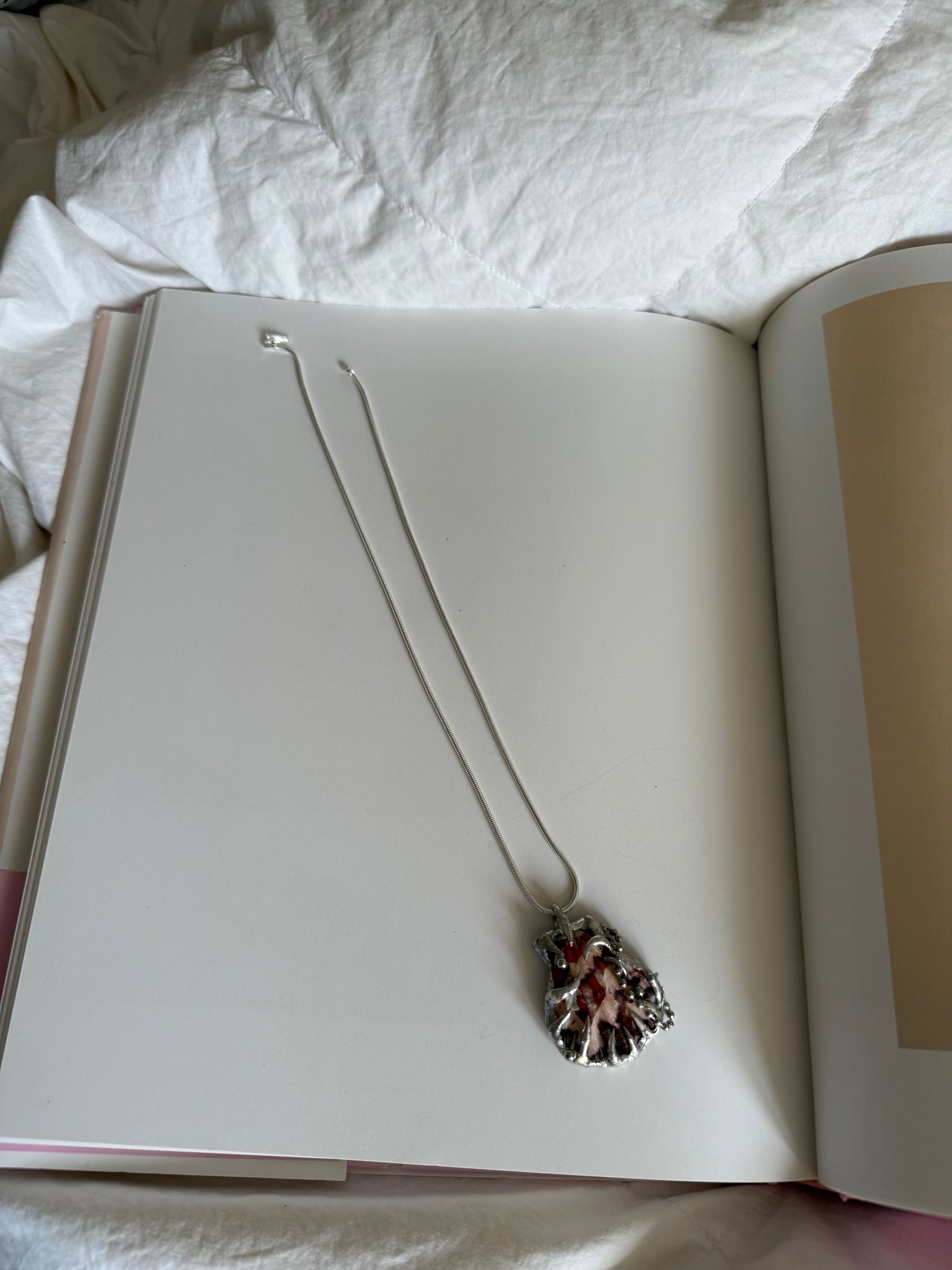 „sole“ pierced seashell charm - Monoklin
