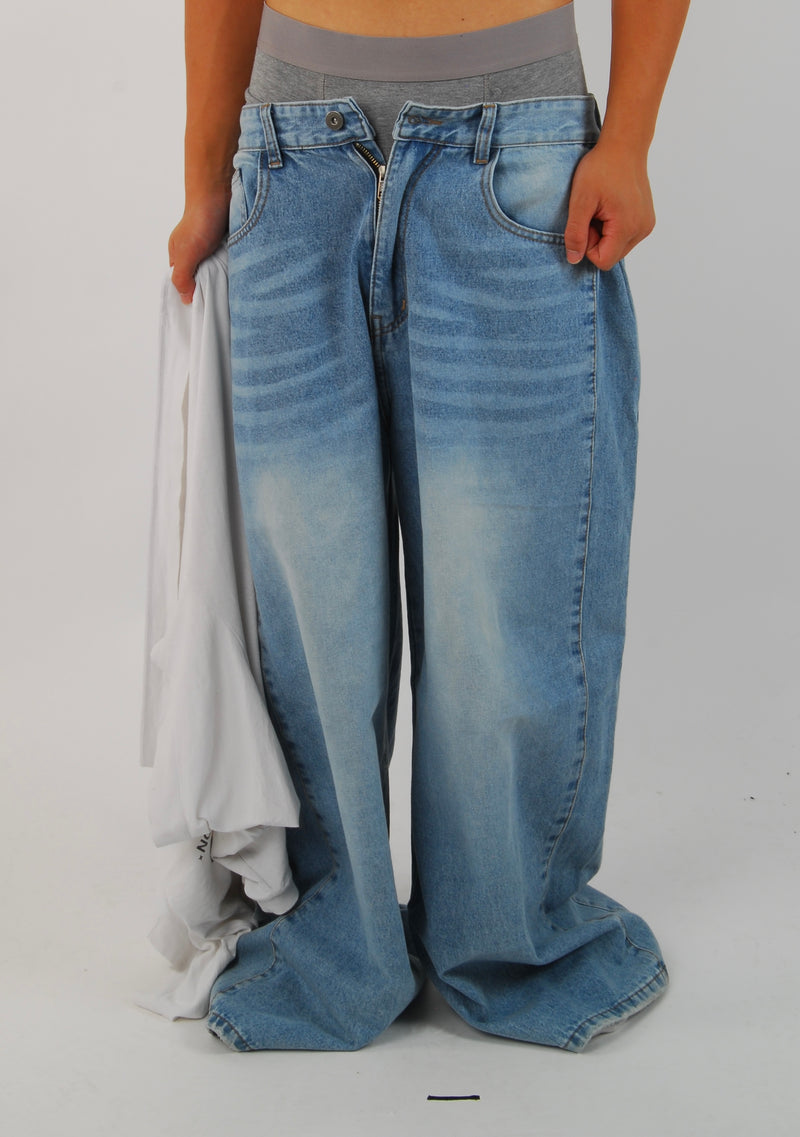 The Everyday - blue jeans — view 4