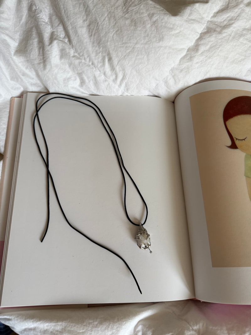 „iris“ pierced charm- Monoklin — view 5