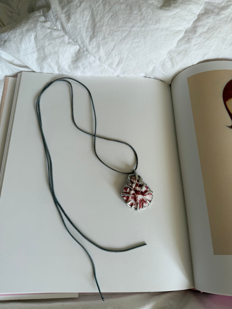 „roja“ seashell charm  - Monoklin — view 5