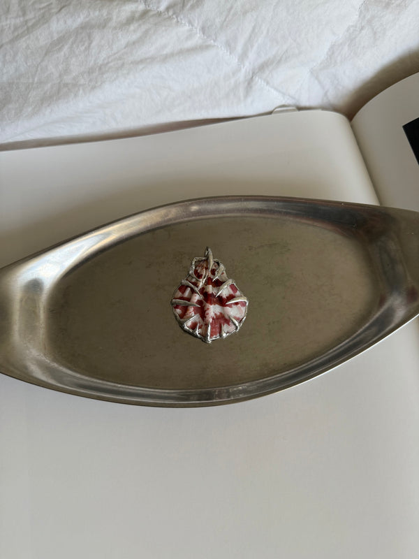 „roja“ seashell charm  - Monoklin