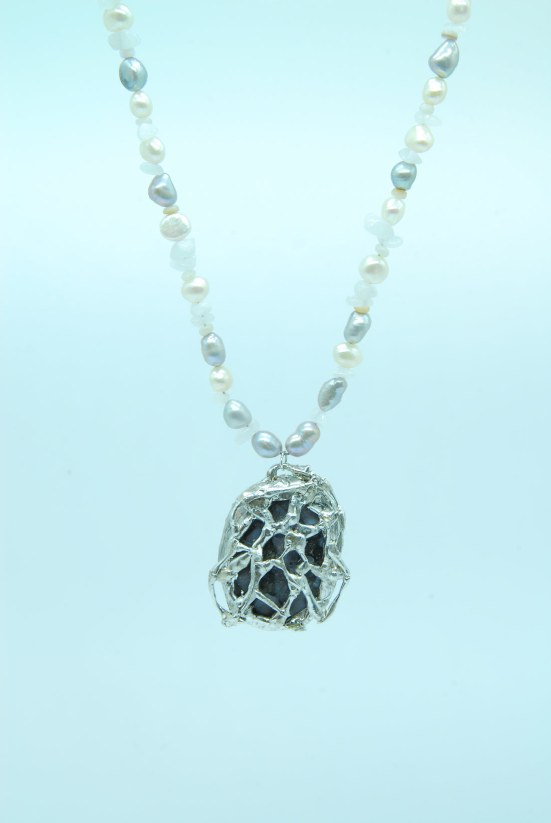„X2C“ -Monoklin pearl chain