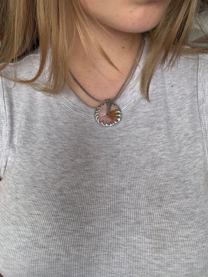 „velv“ necklace- Monoklin — view 3