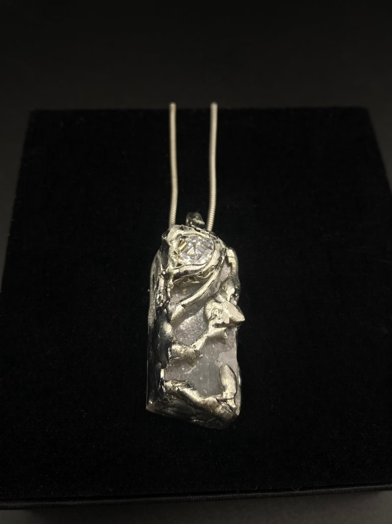 "UR MOON" - CHARM MONOKLIN — view 2