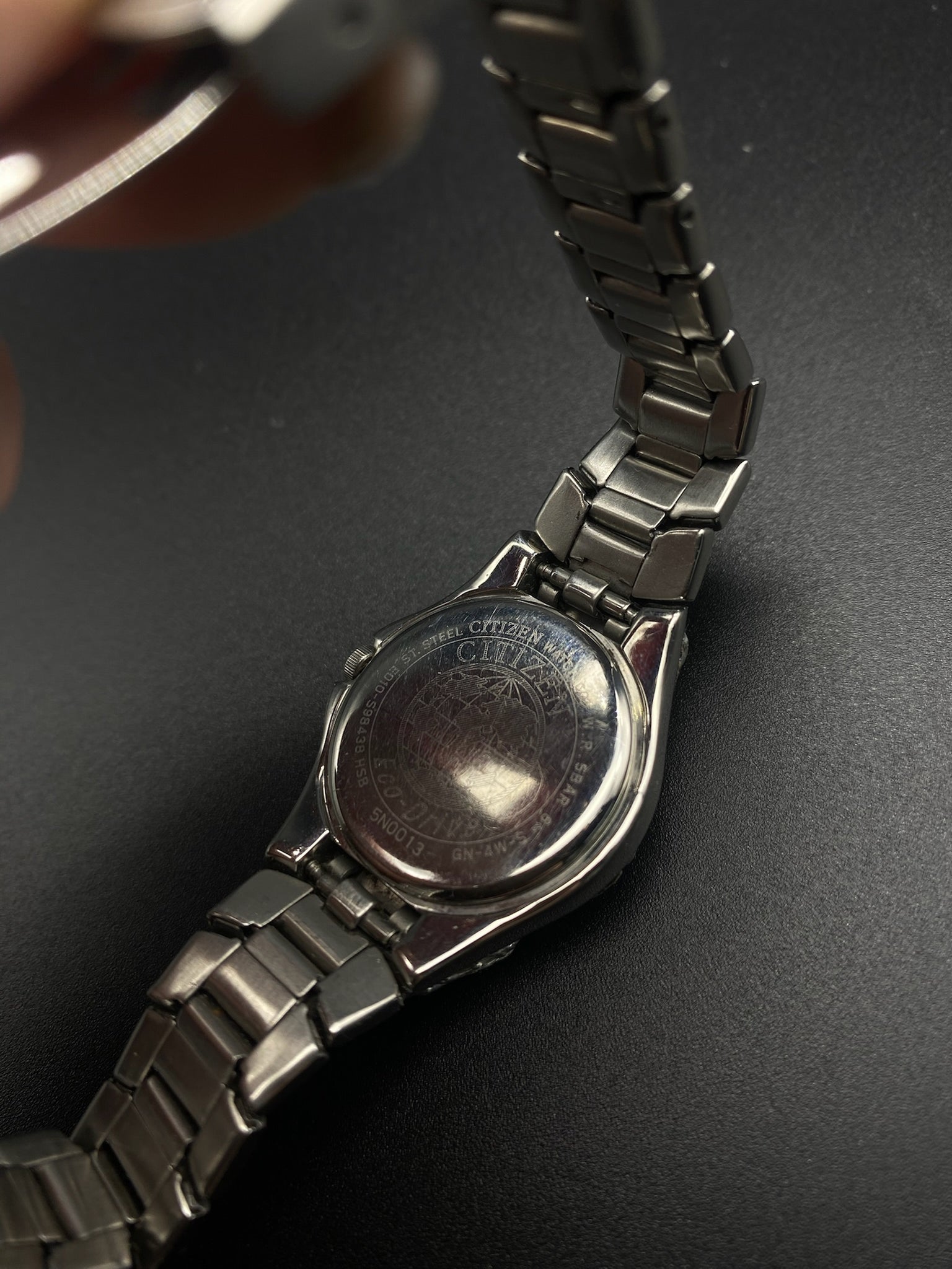 "ash" - watch monoklin