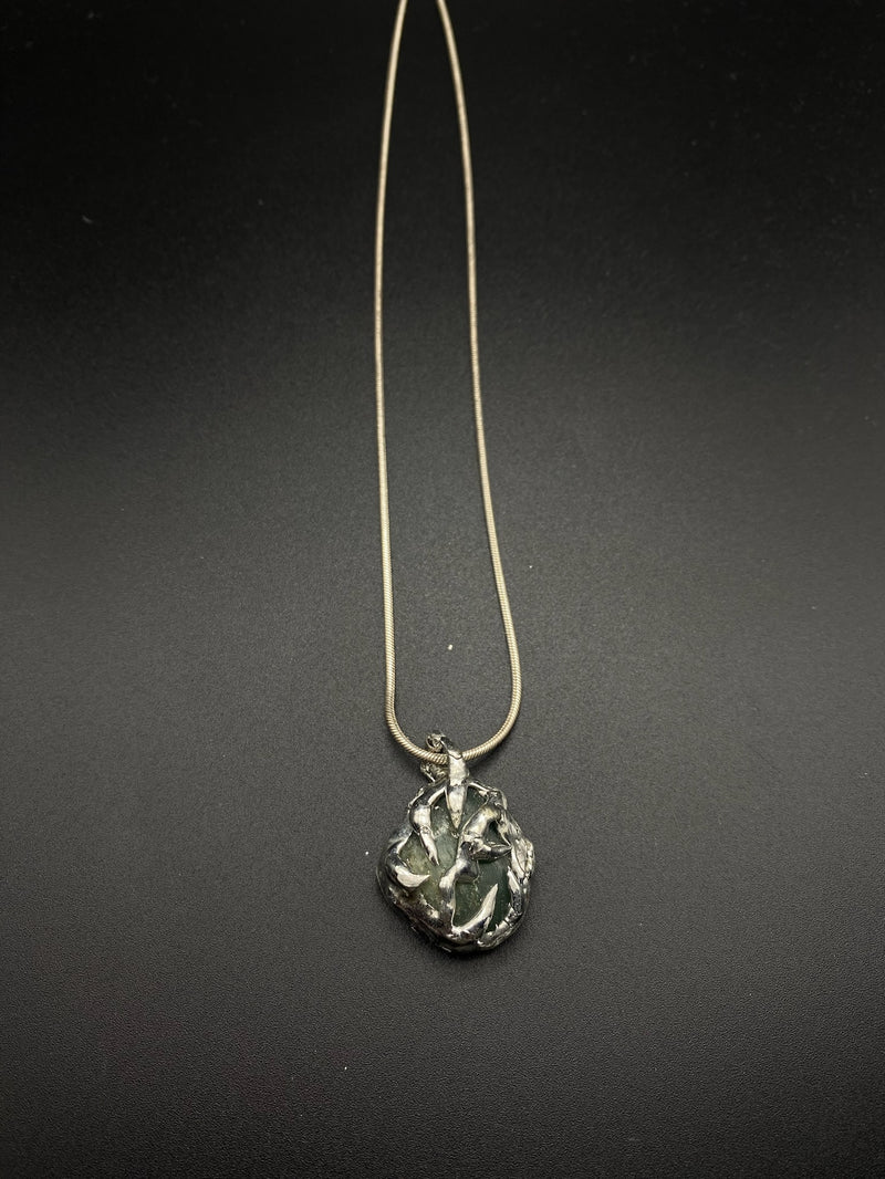"Ivy" - charm monoklin — view 2
