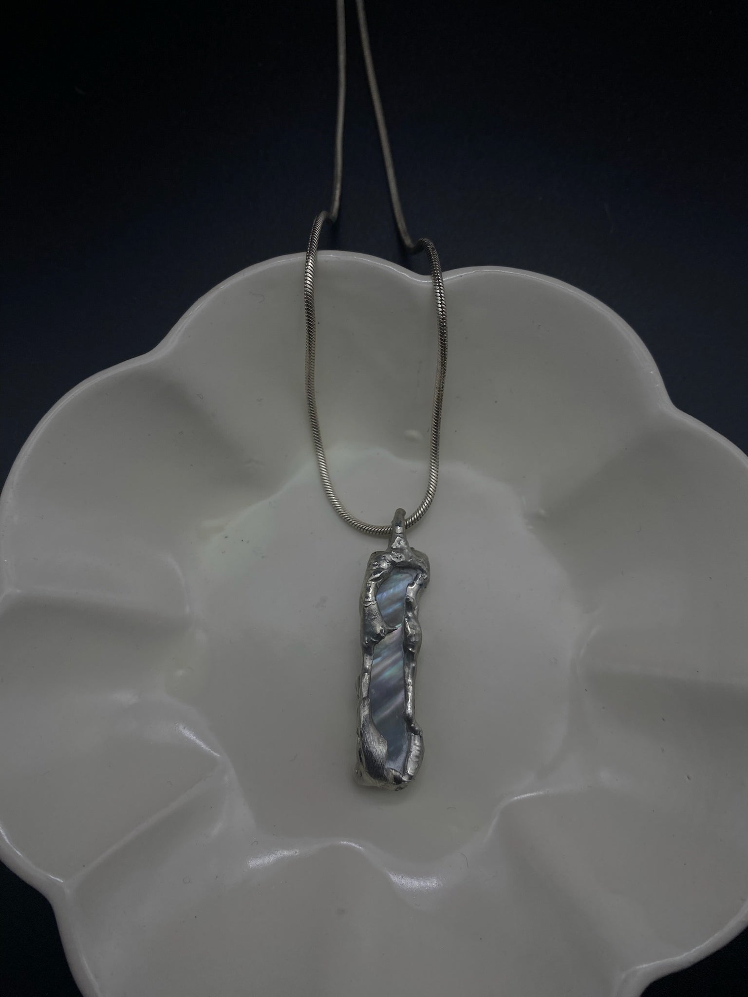 "glow" - charm monoklin